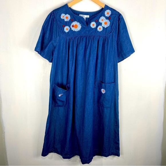 Go Softly Patio 100% Cotton Daisy Floral Embroidered Chambray Mini Dress Size PS - Picture 1 of 6